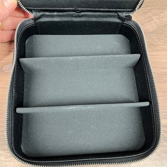 Warby Parker Parker Case 3-Slot Eyewear Travel Organizer Black Pebbled Zip Case - Picture 3 of 10